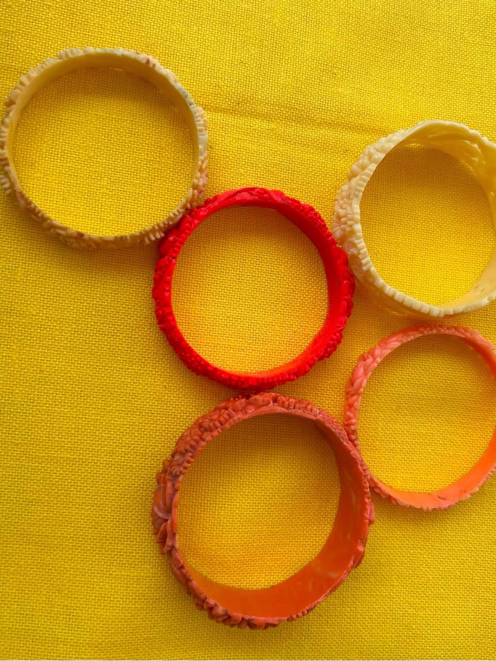VIntage Lot of Celluloid floral Bangle Bracelet - Picture 4 of 5